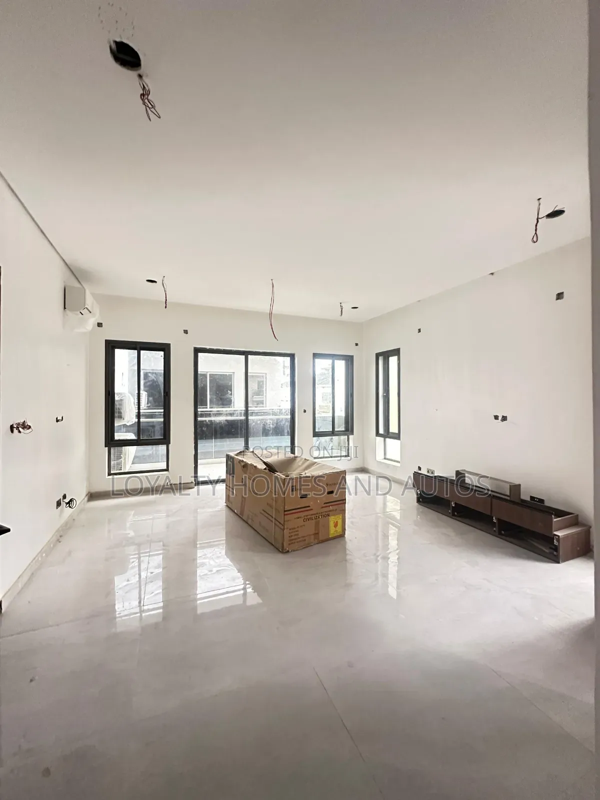 6bdrm Duplex in Bourdillon for sale