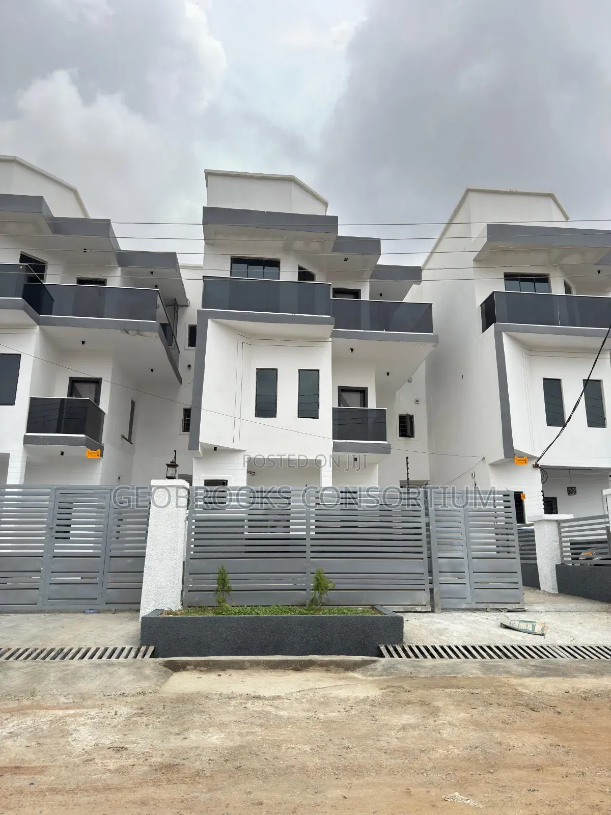 5bdrm Penthouse in Carlton Gate Estate., Akobo for sale