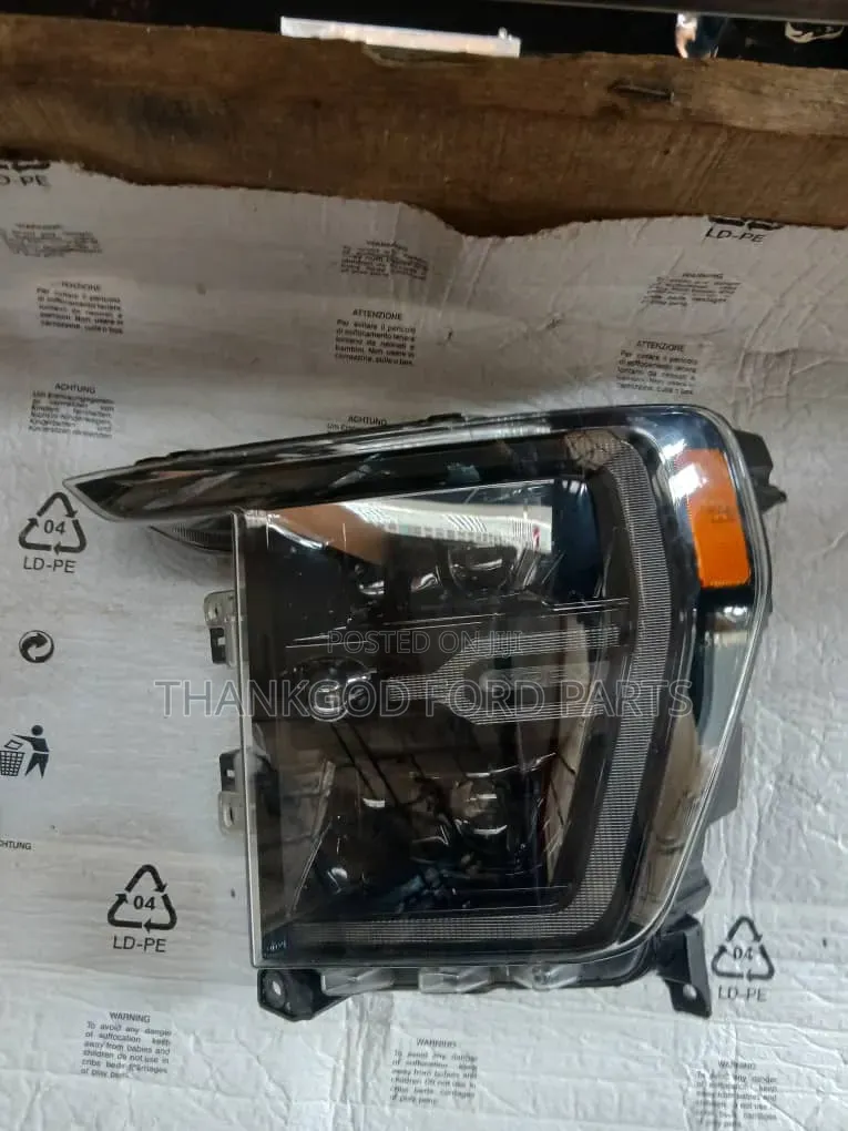 Head Light Ford F150 -2021-2022-2023-2024-2025