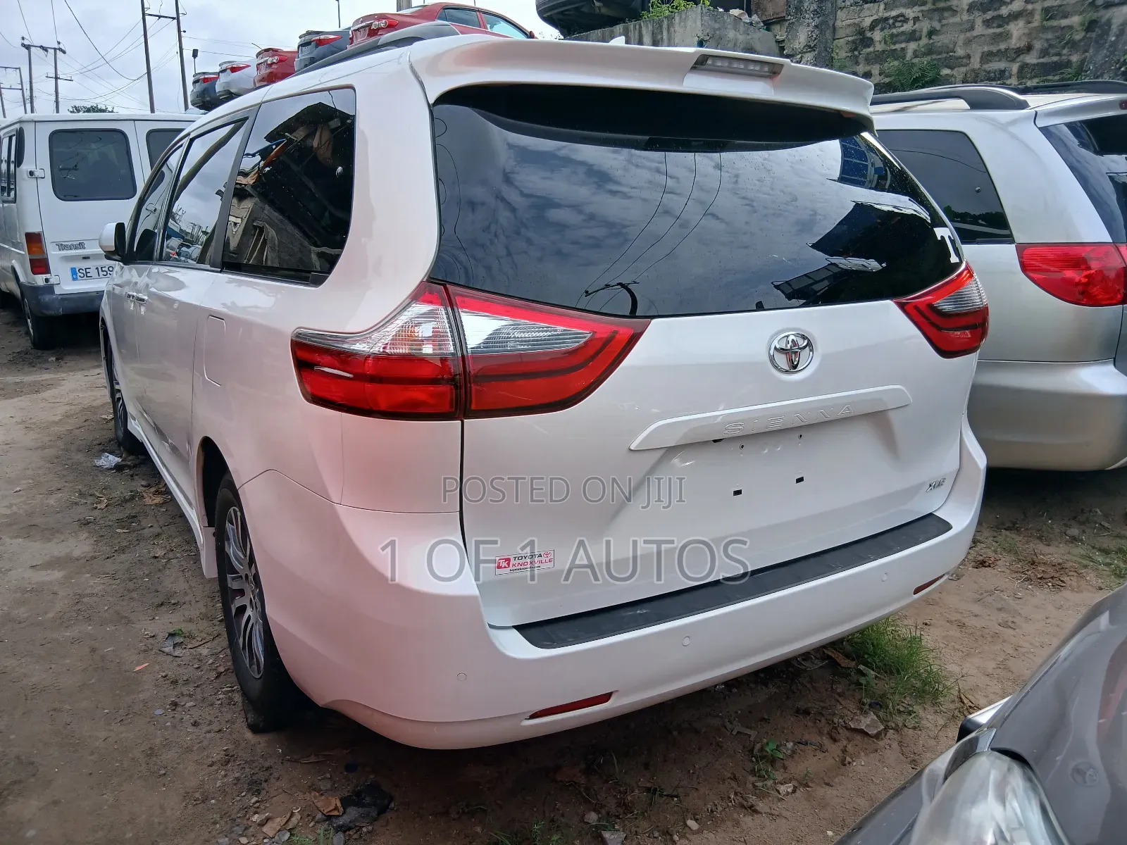 Toyota Sienna XLE 7-Passenger AWD 2021 White