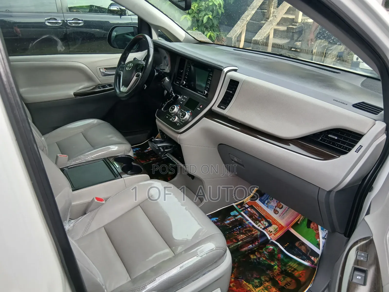 Toyota Sienna XLE 7-Passenger AWD 2021 White