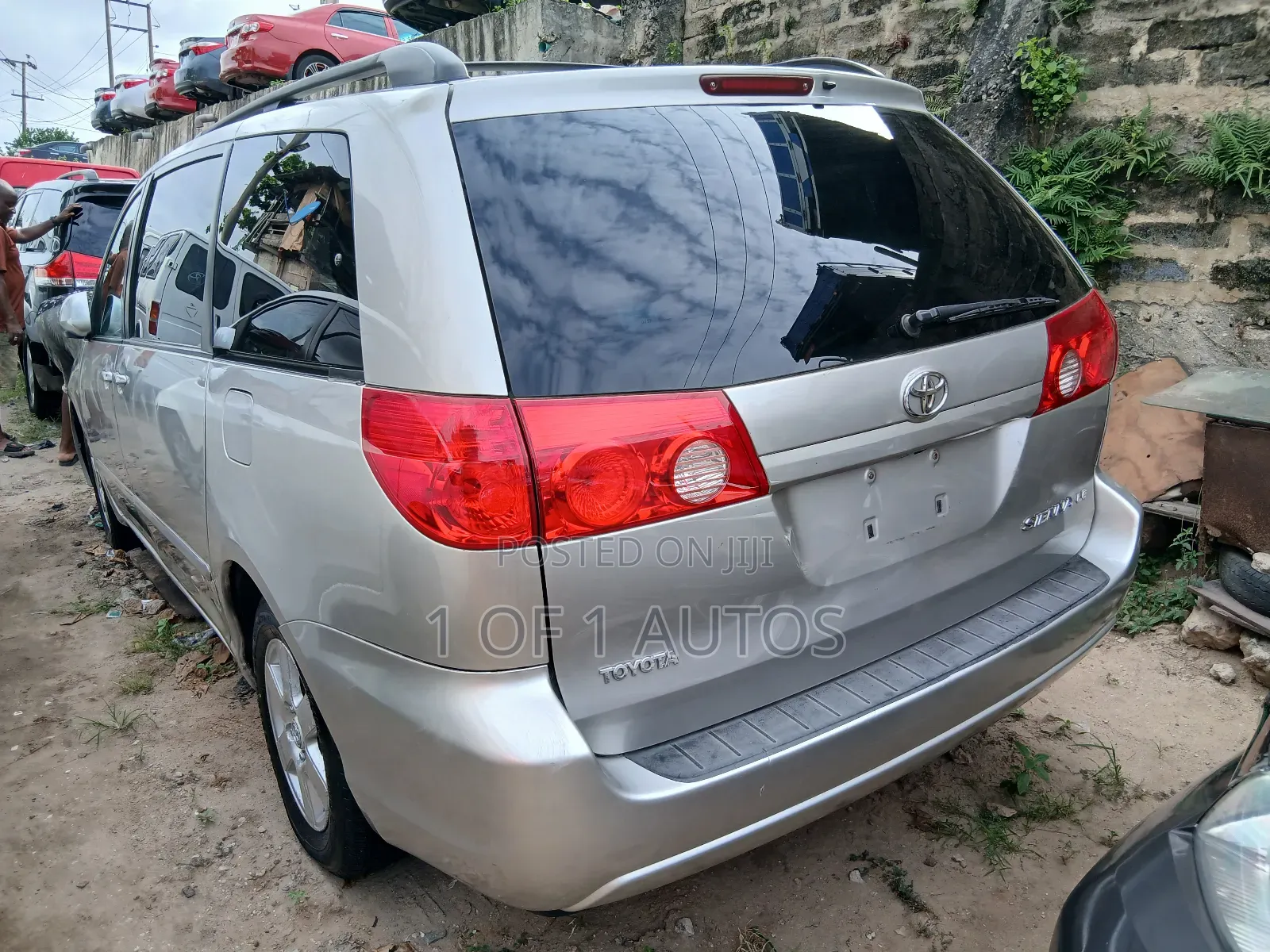 Toyota Sienna LE 8 Passenger 2010 Gold