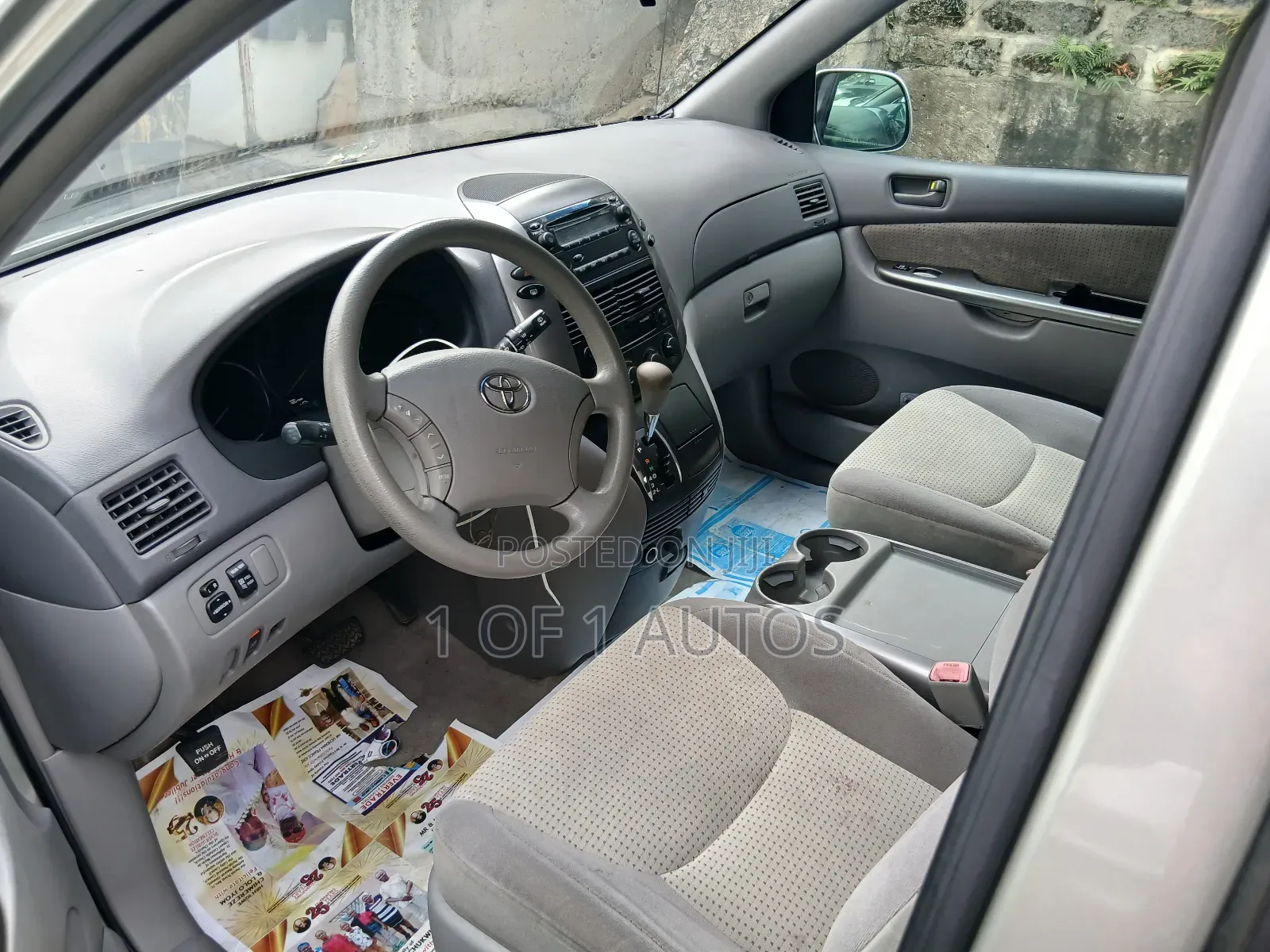 Toyota Sienna LE 8 Passenger 2010 Gold