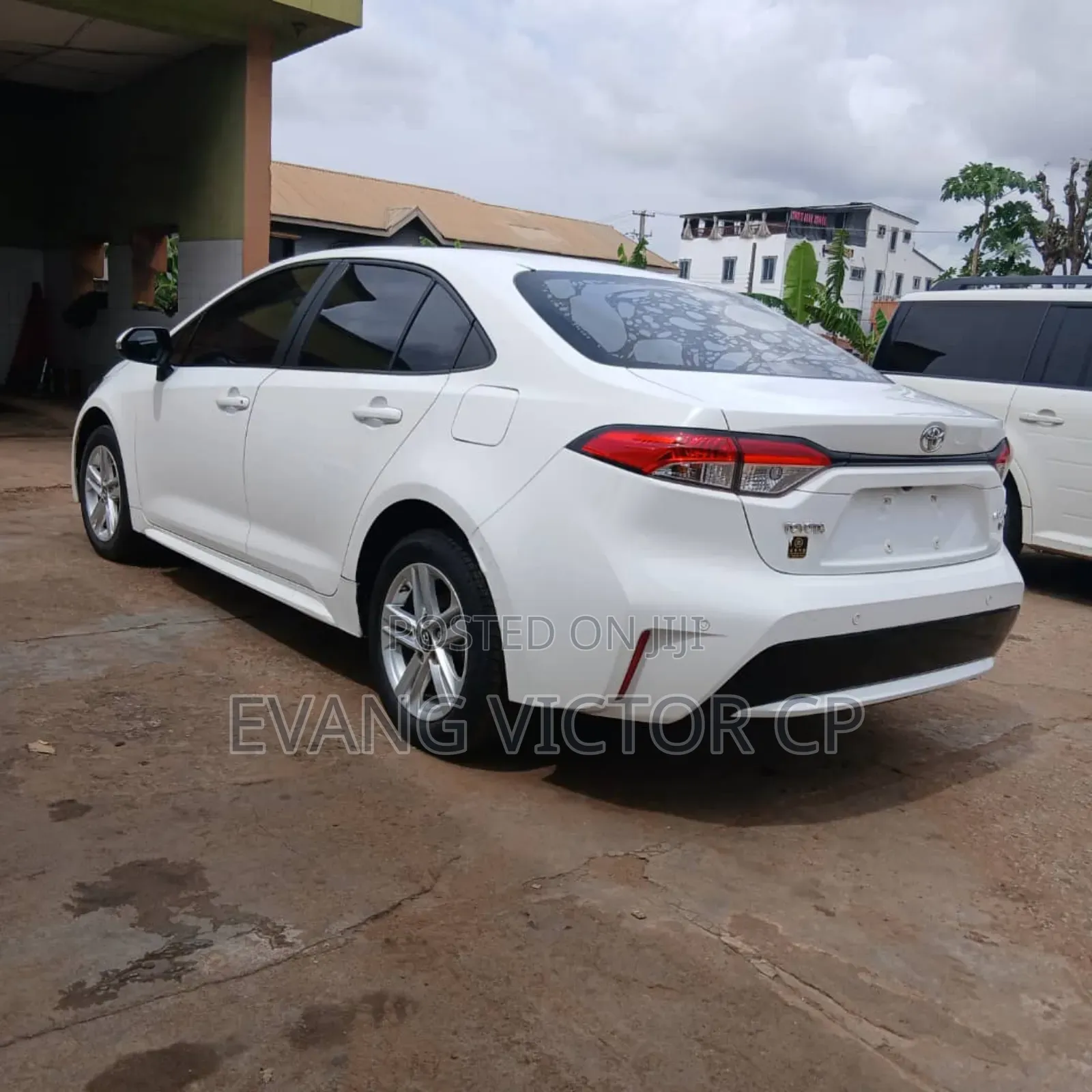 Toyota Corolla LE 2023 White