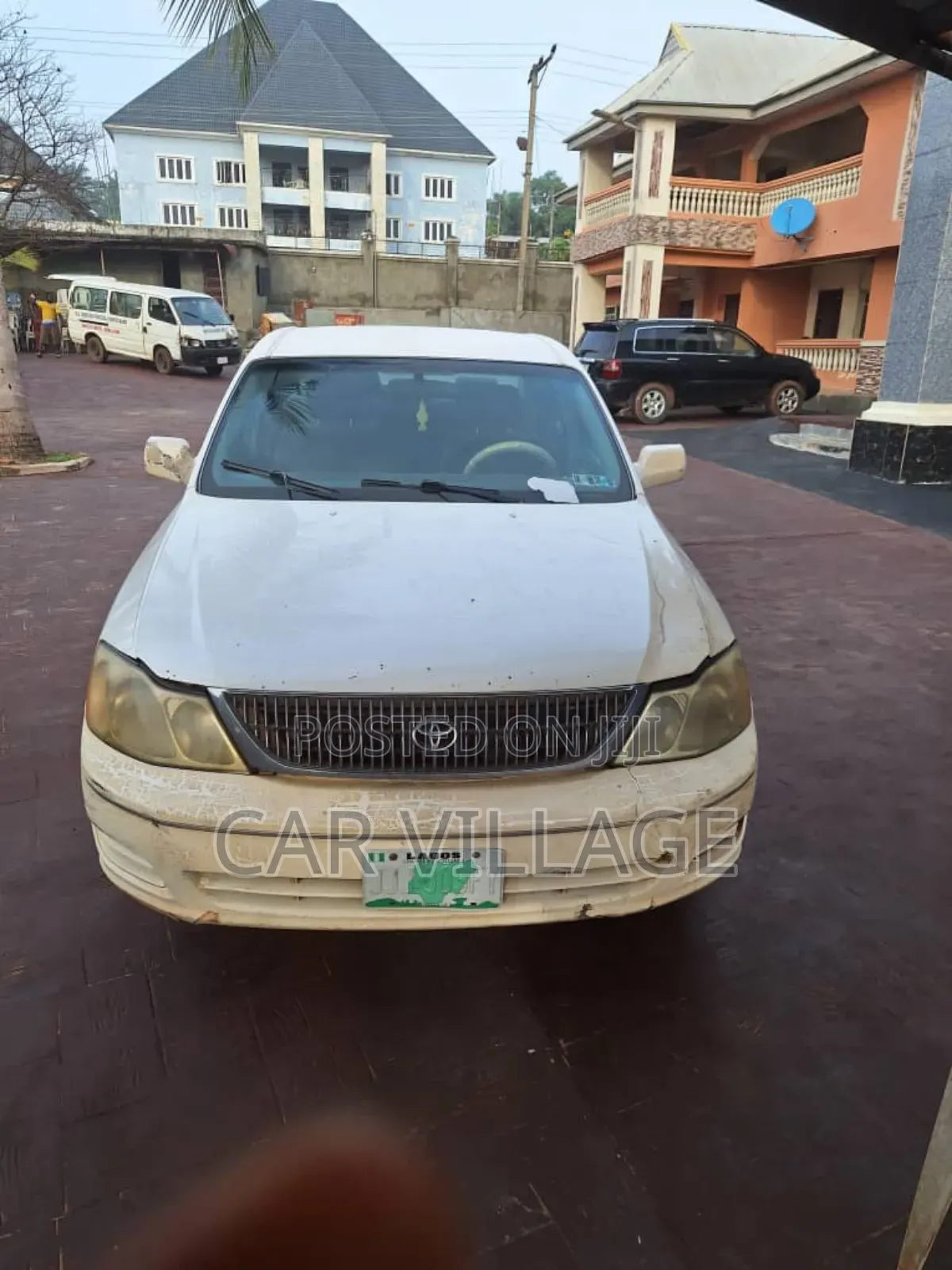 Toyota Avalon 2003 White
