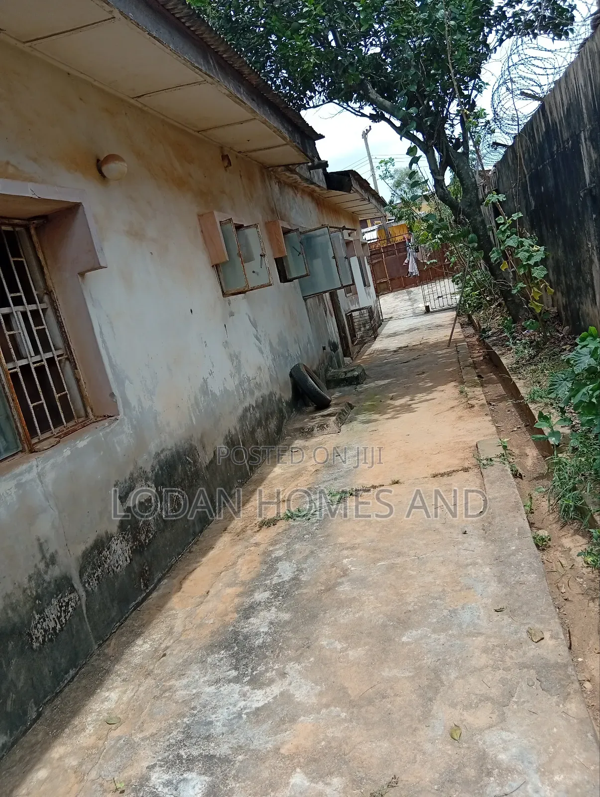 4bdrm Bungalow in Ayobo for sale