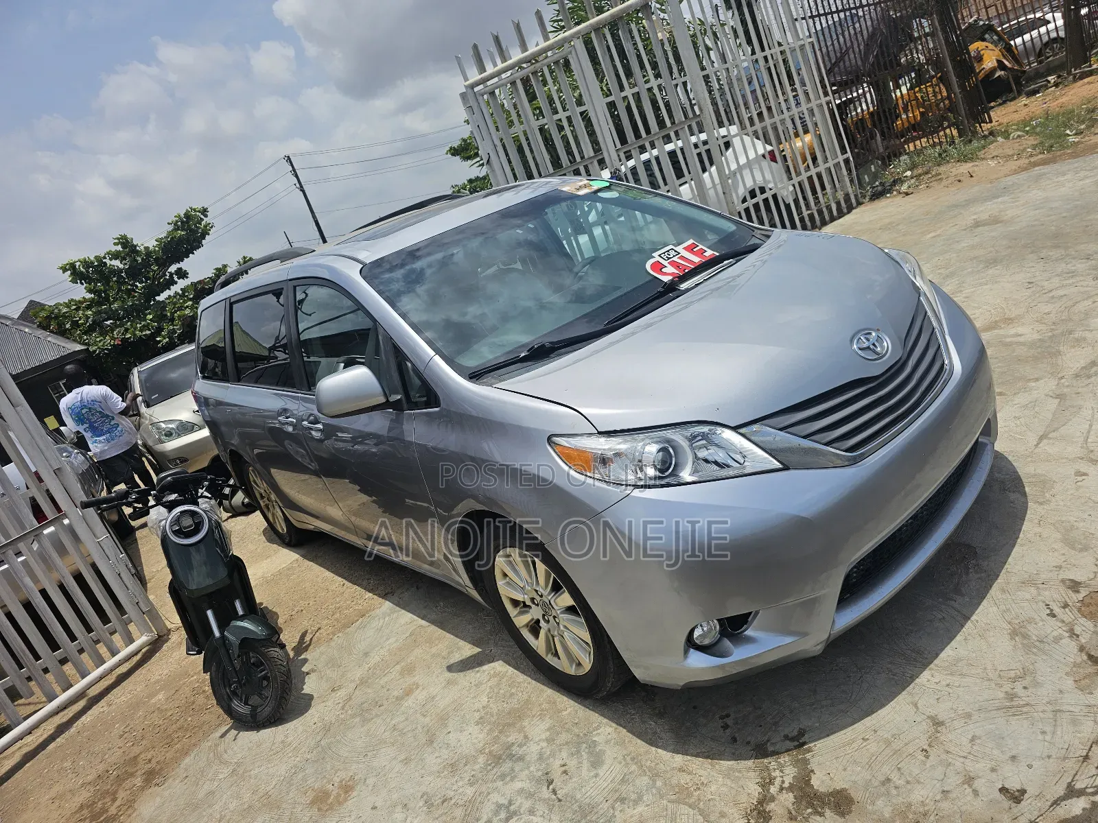 Toyota Sienna XLE 7 Passenger 2012 Silver