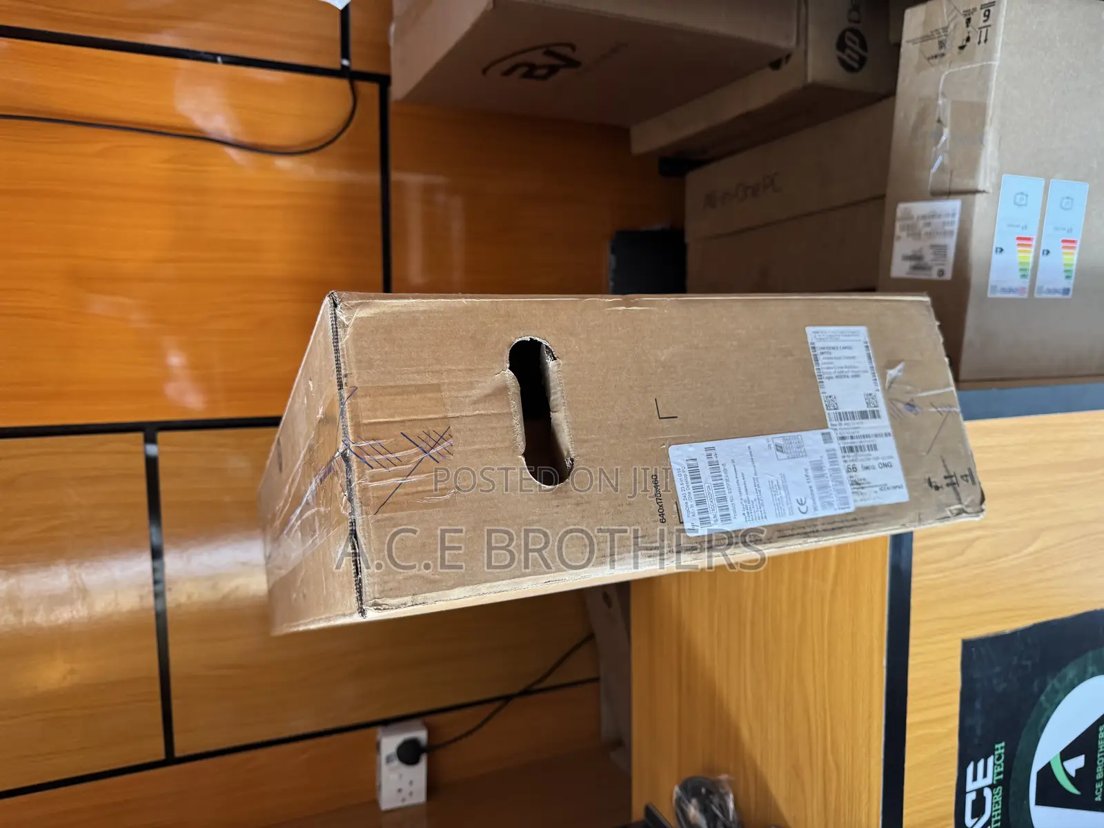 New HP ProOne 240 G10 All-in-One 8GB Intel Core i5 SSD 512GB