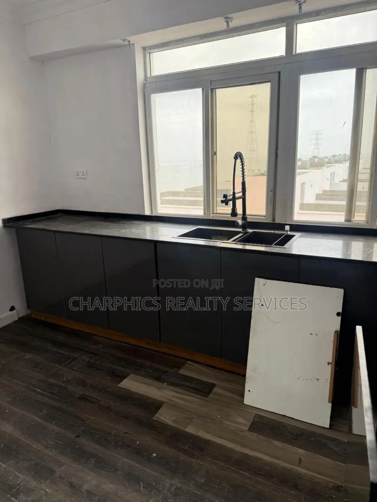 3bdrm Apartment in Lekki Phase 1 for rent