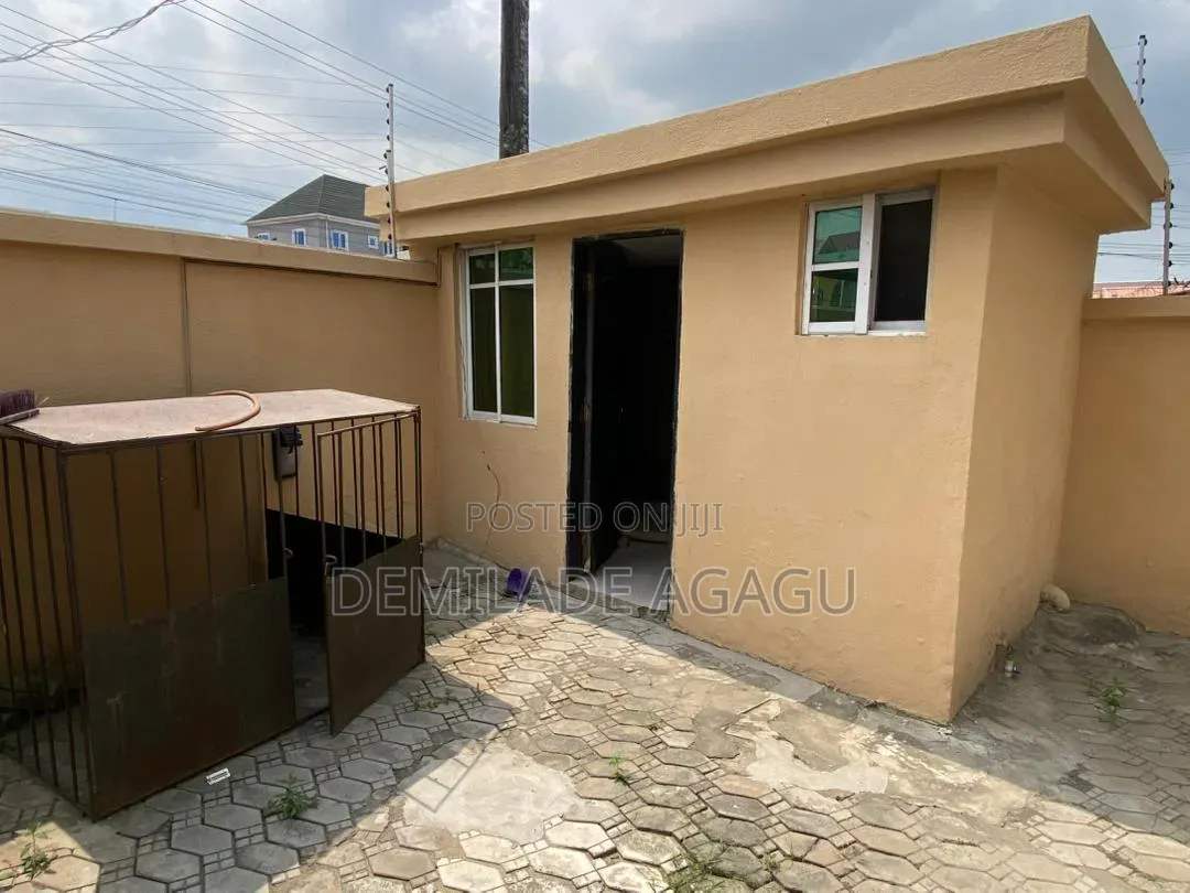 4bdrm Duplex in Thomas Estate for sale