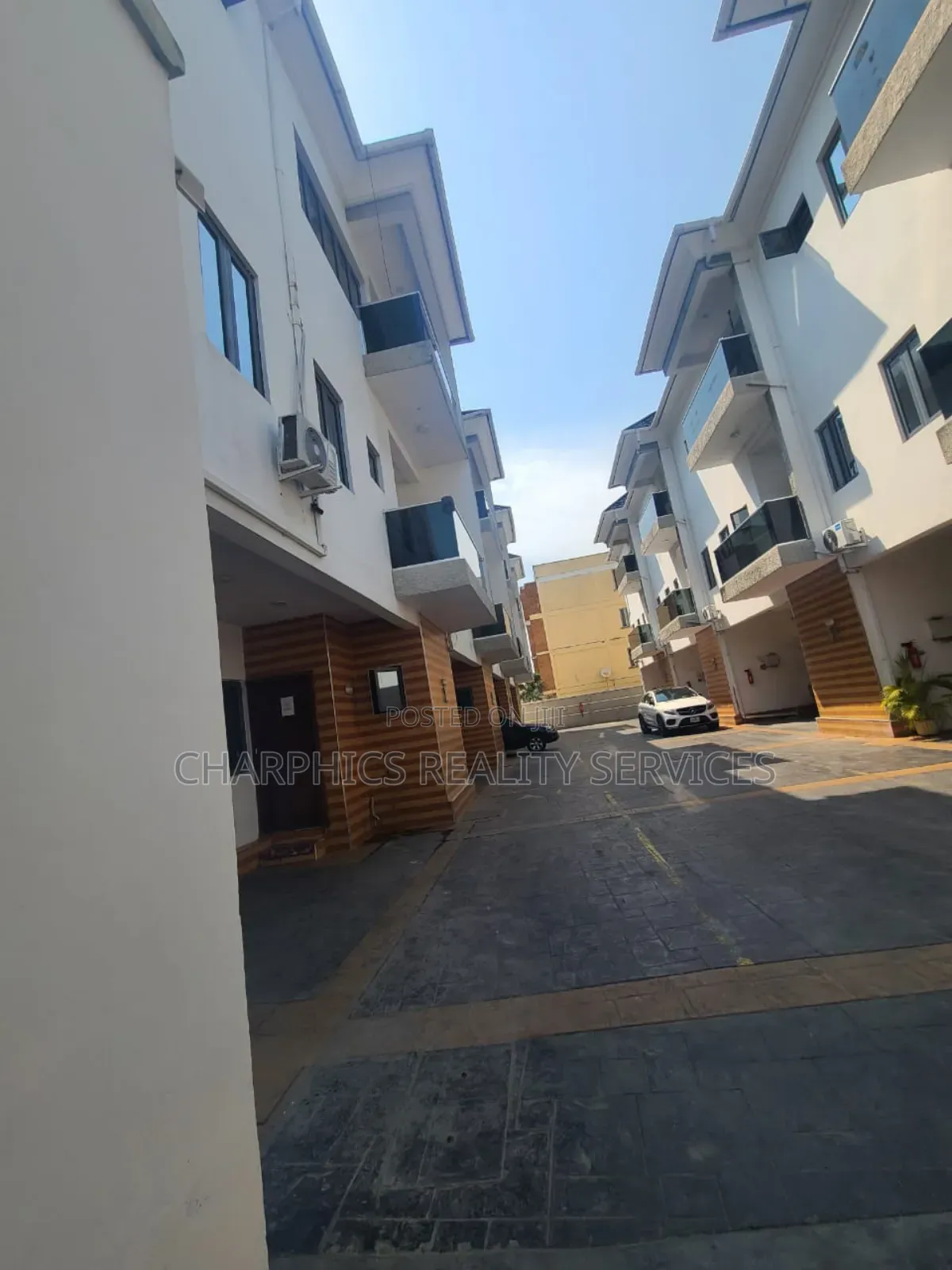 4bdrm Duplex in Ikate for rent