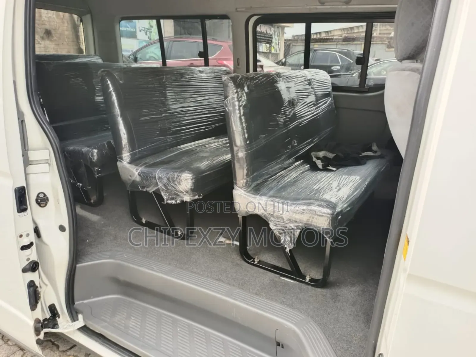 Toyota HiAce 2012 White