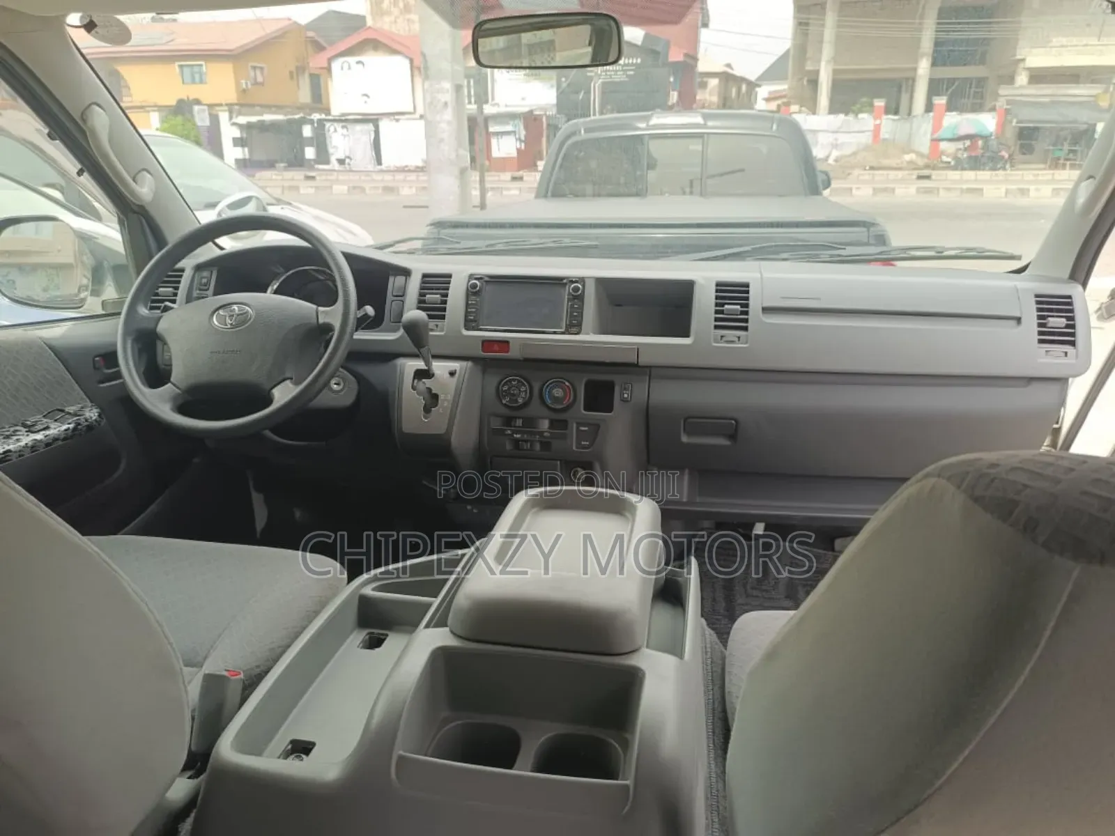 Toyota HiAce 2012 White