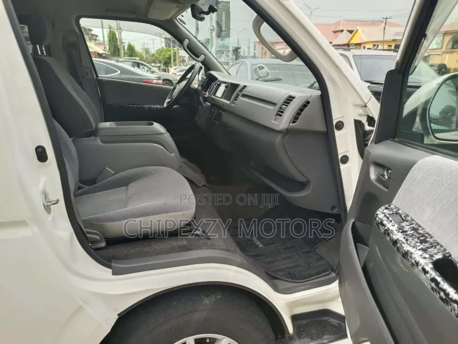 Toyota HiAce 2012 White