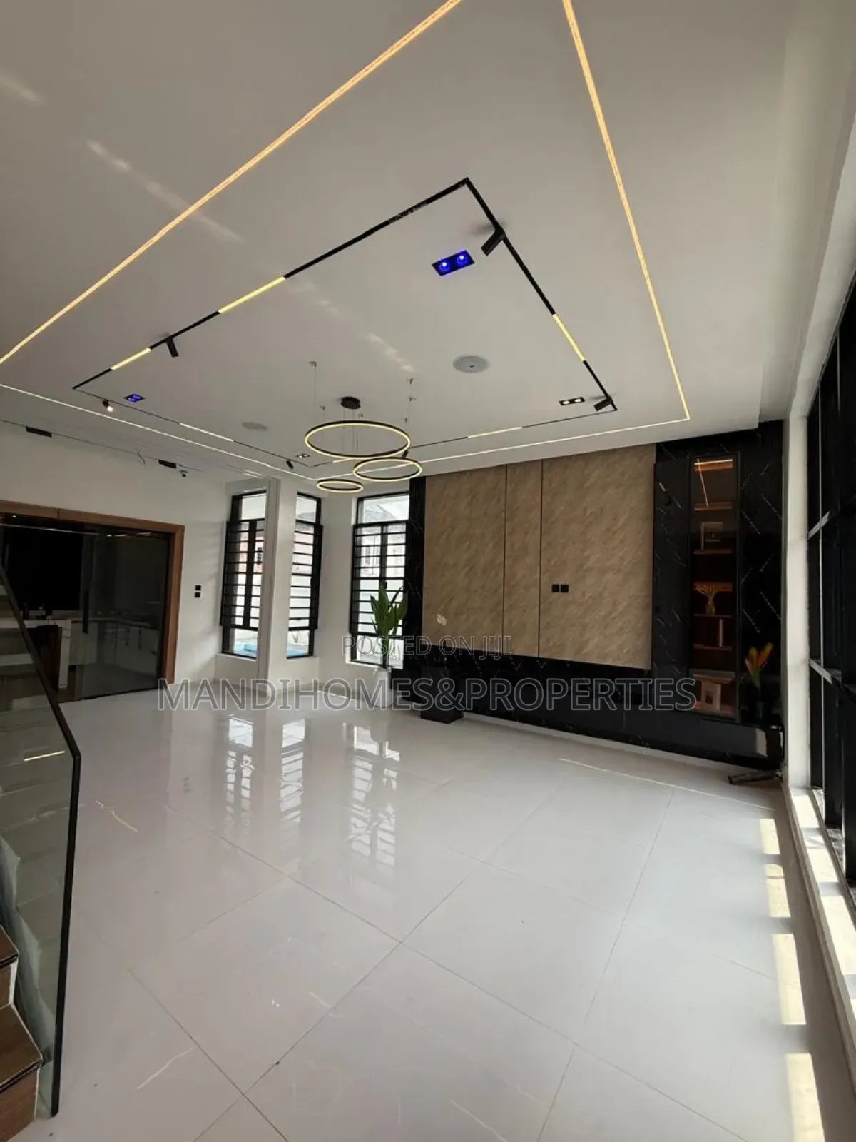 5bdrm Duplex in Sangotedo for sale