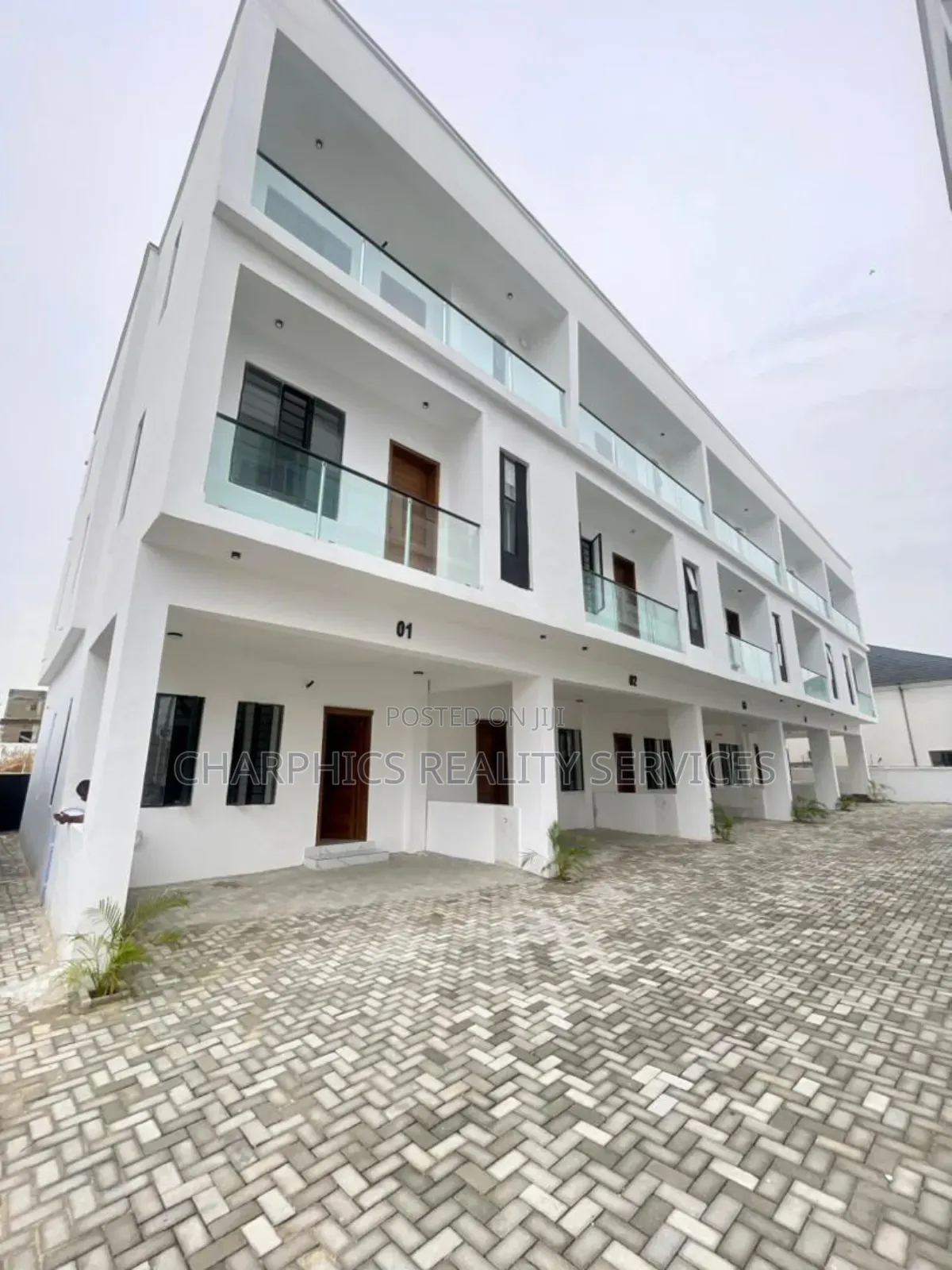 4bdrm Duplex in Lekki Phase 2 for sale