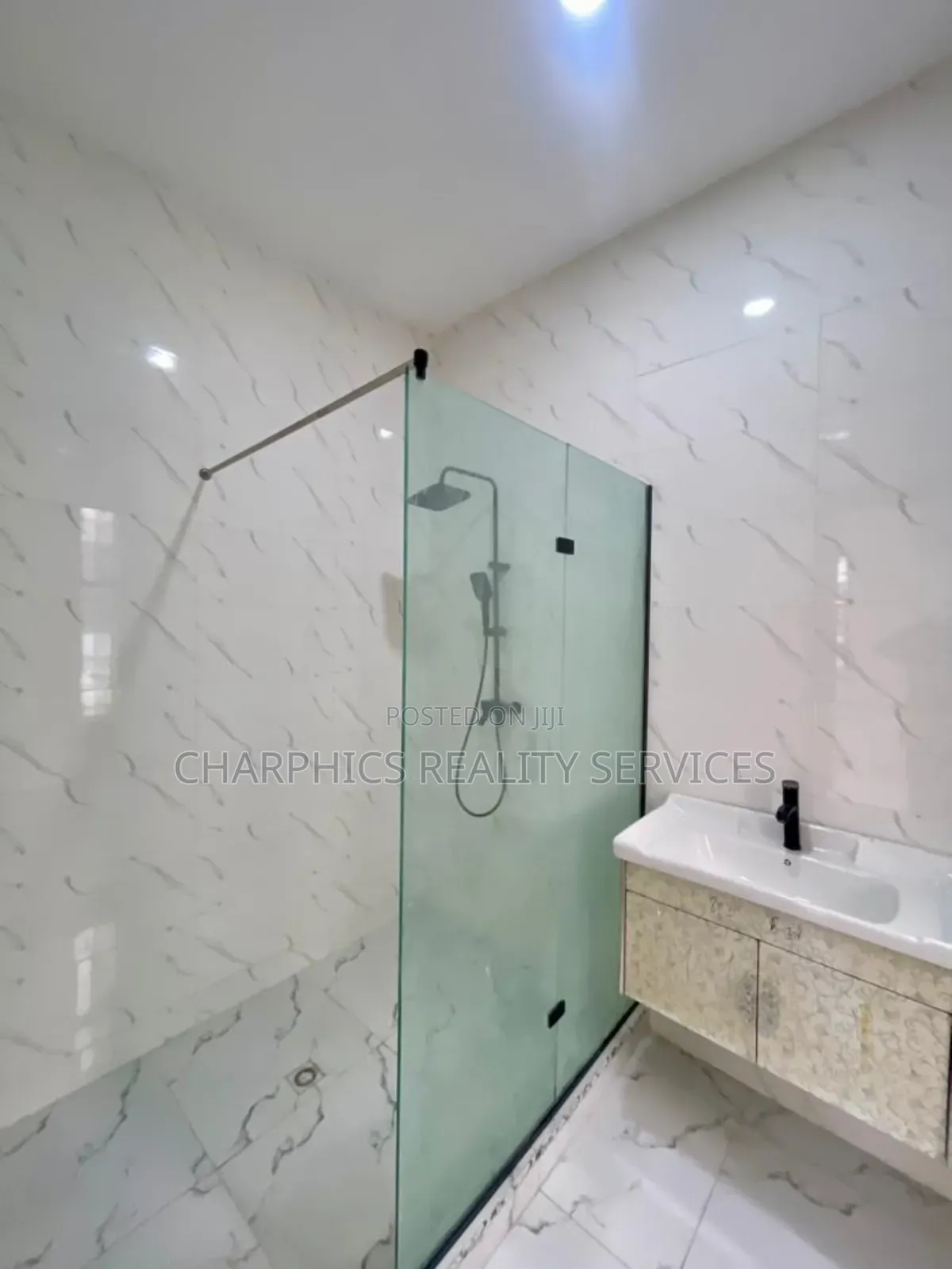 4bdrm Duplex in Lekki Phase 2 for sale