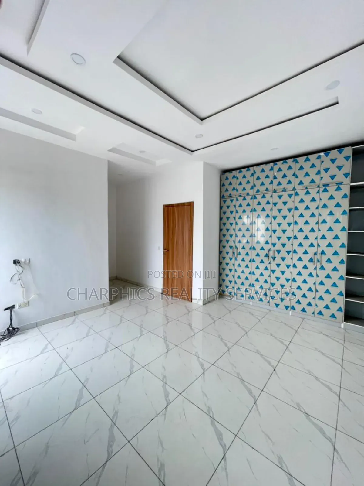 4bdrm Duplex in Ologolo for sale