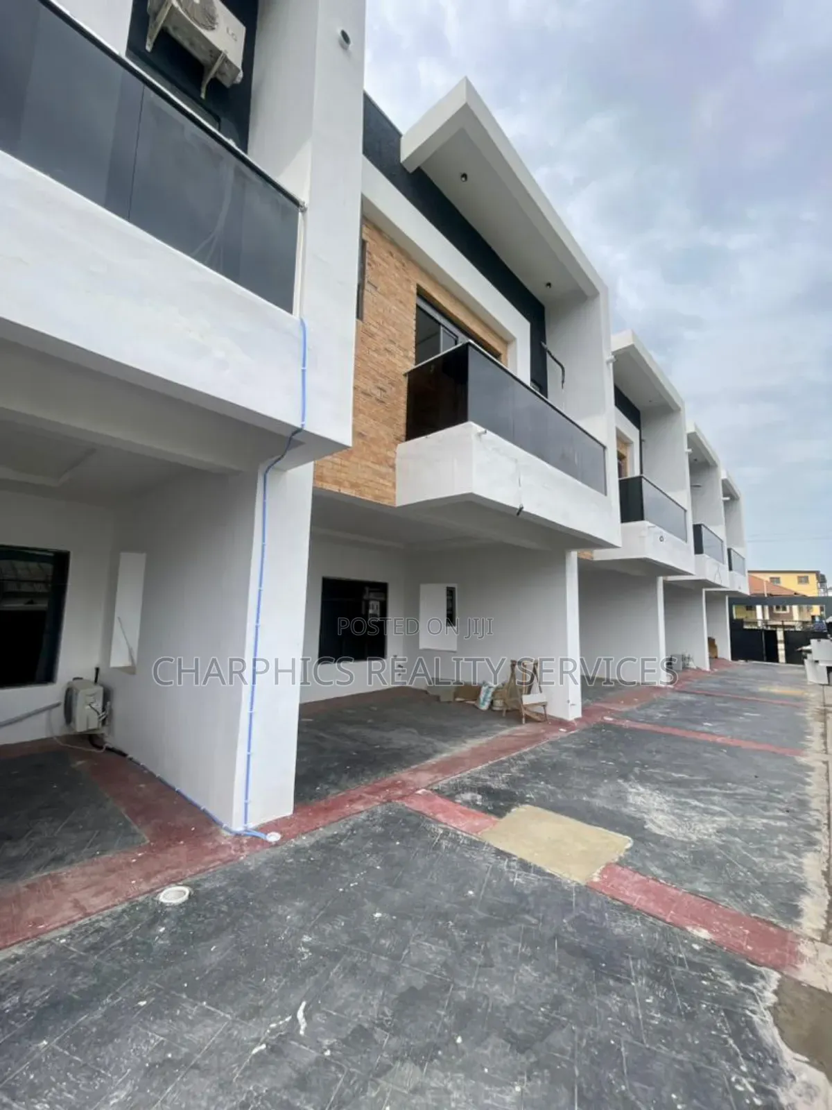 4bdrm Duplex in Ologolo for sale