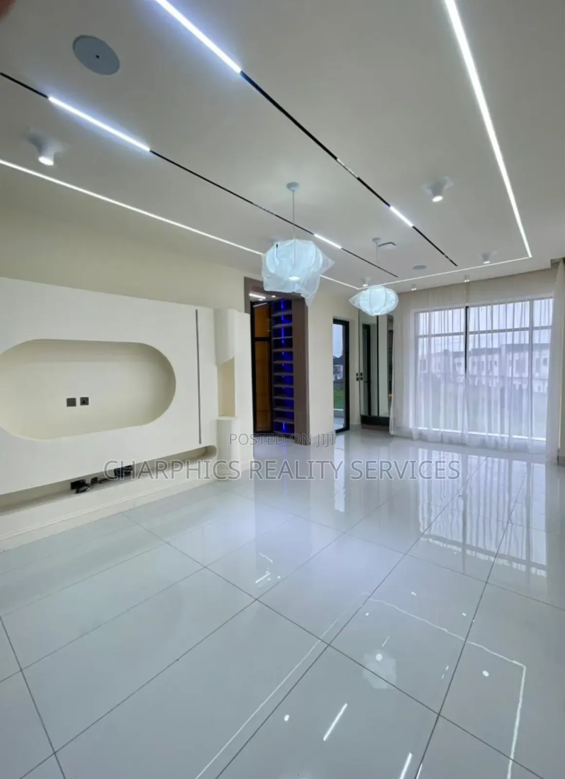 5bdrm Duplex in Lekki Phase 2 for sale