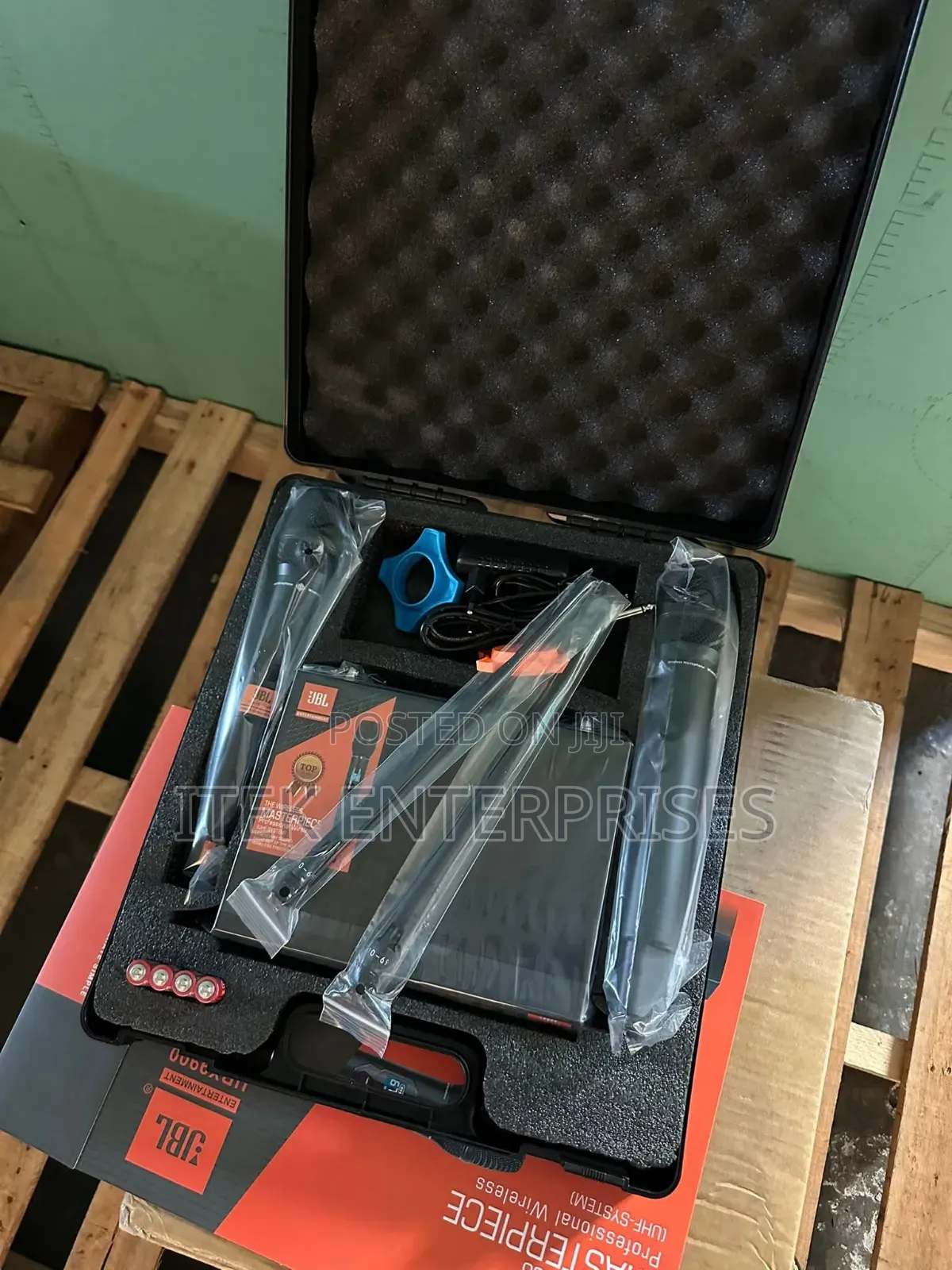 JBL Urx9900 Professional Wireless Microphone