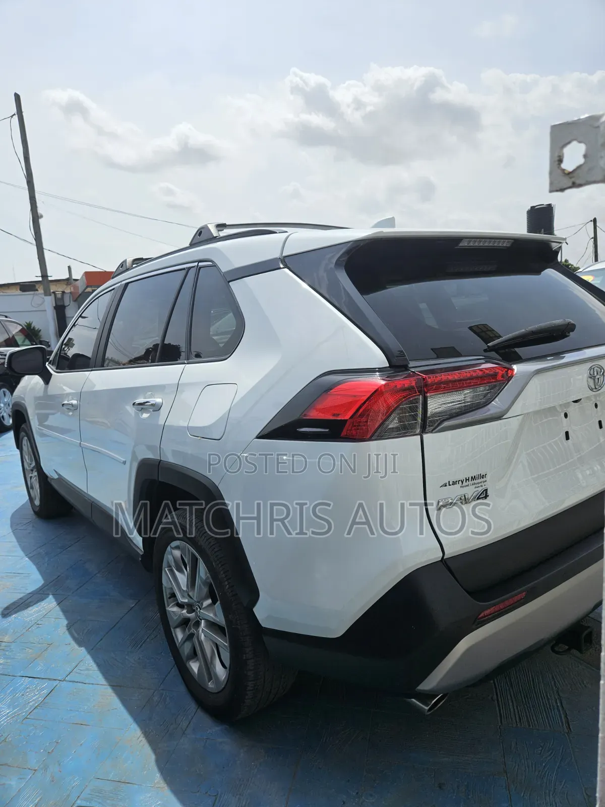 Toyota RAV4 Limited AWD 2023 White