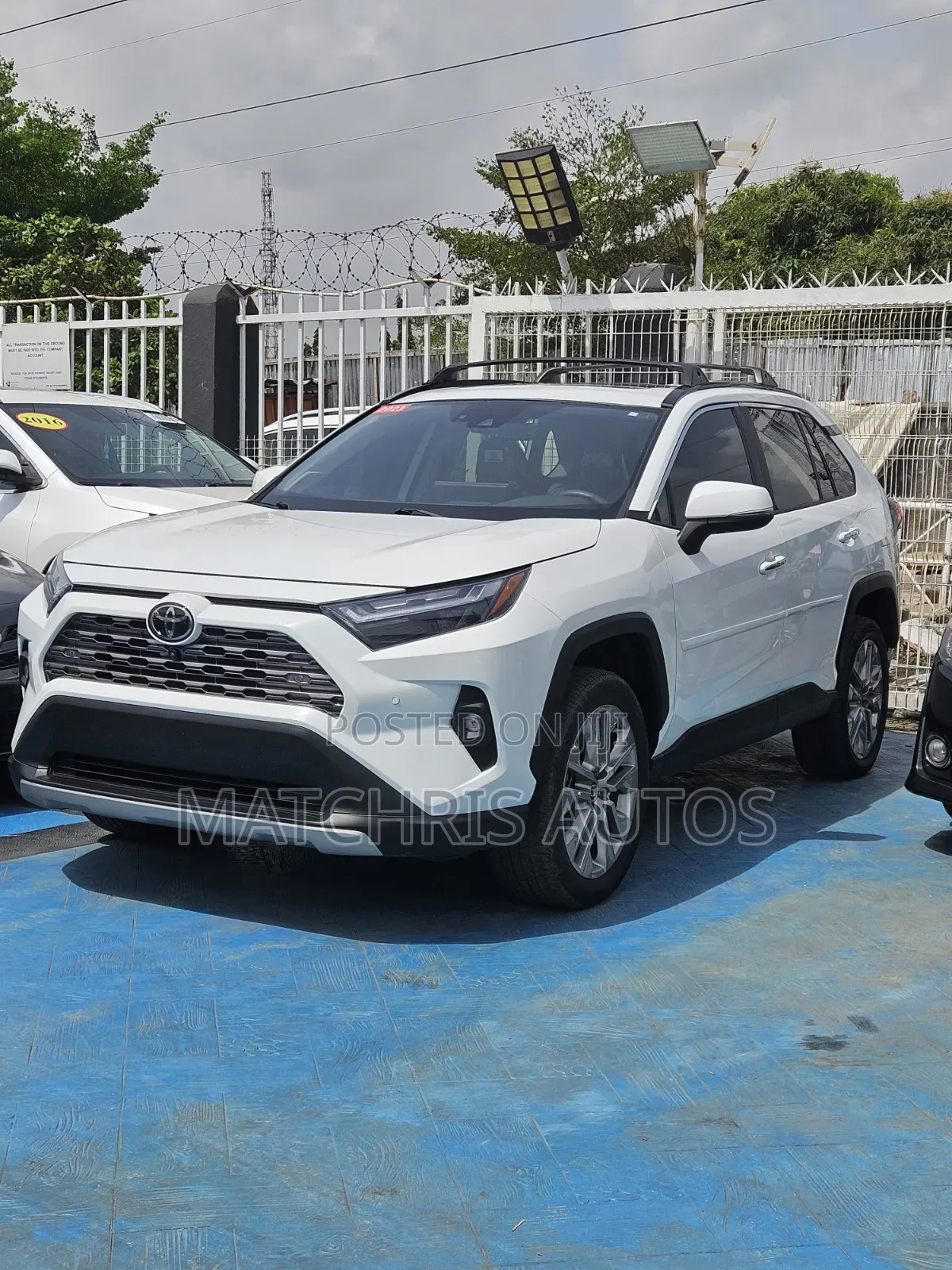 Toyota RAV4 Limited AWD 2023 White