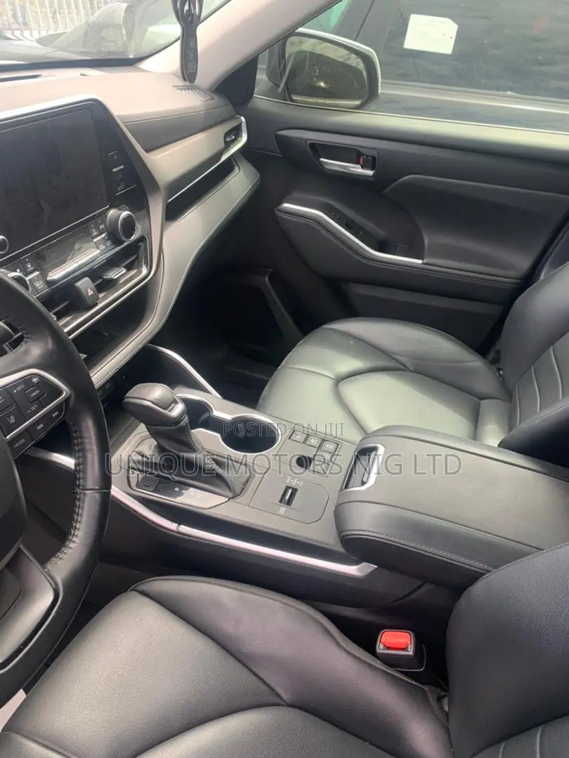 Mercedes-Benz GLE-Class 2019 White
