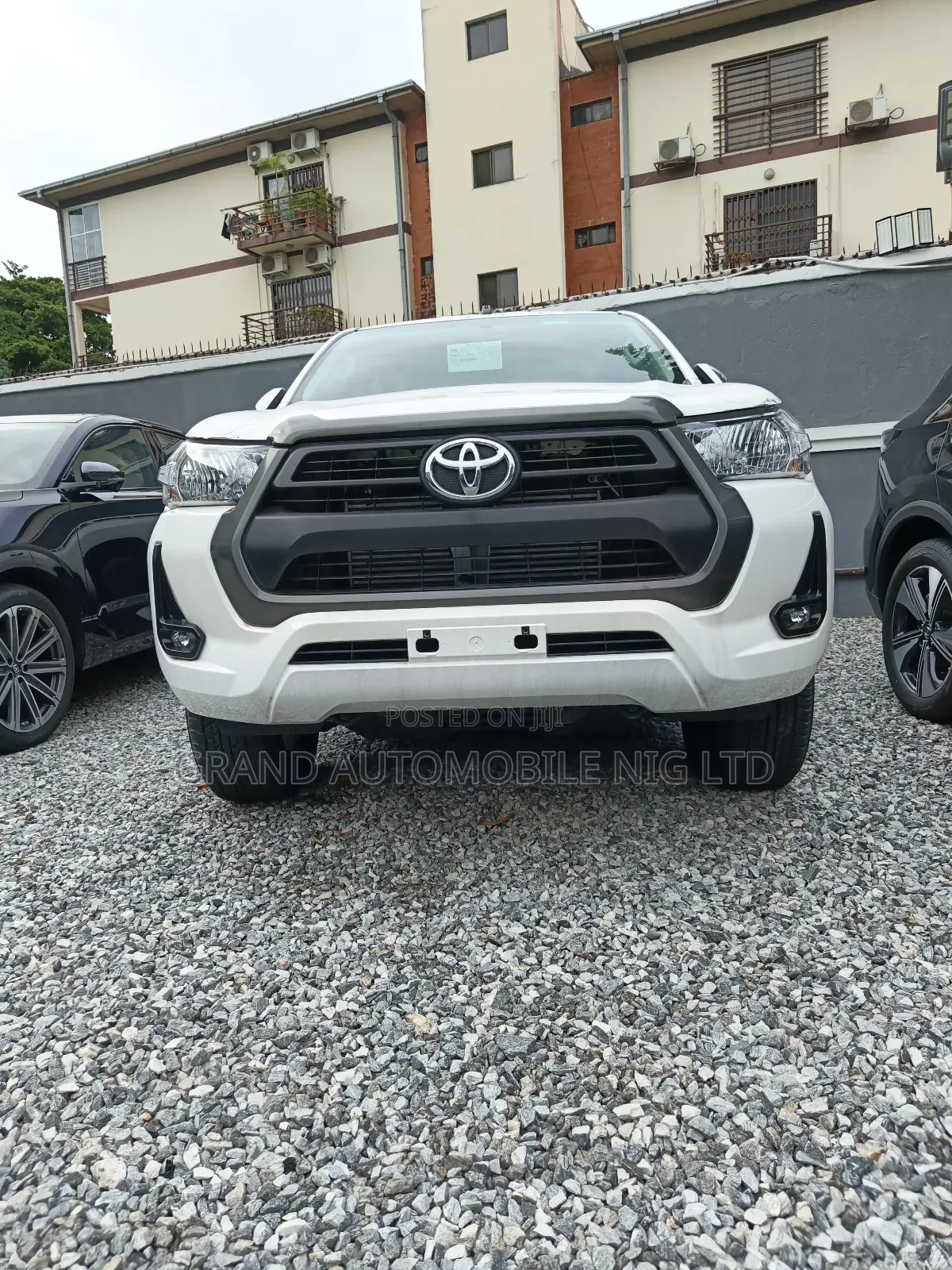 New Toyota Hilux 2025 White