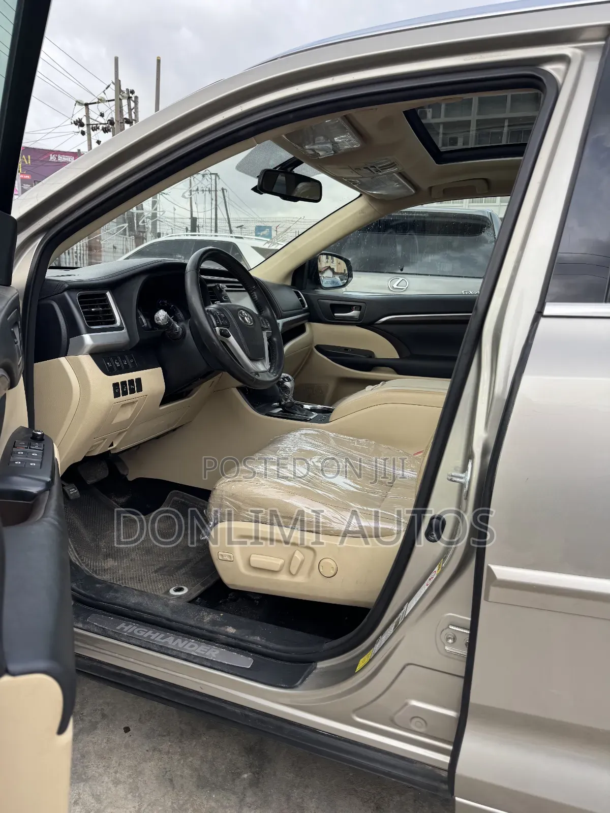 Toyota Highlander Limited Platinum 4dr SUV AWD (3.5L 6cyl 6A) 2015 Gold