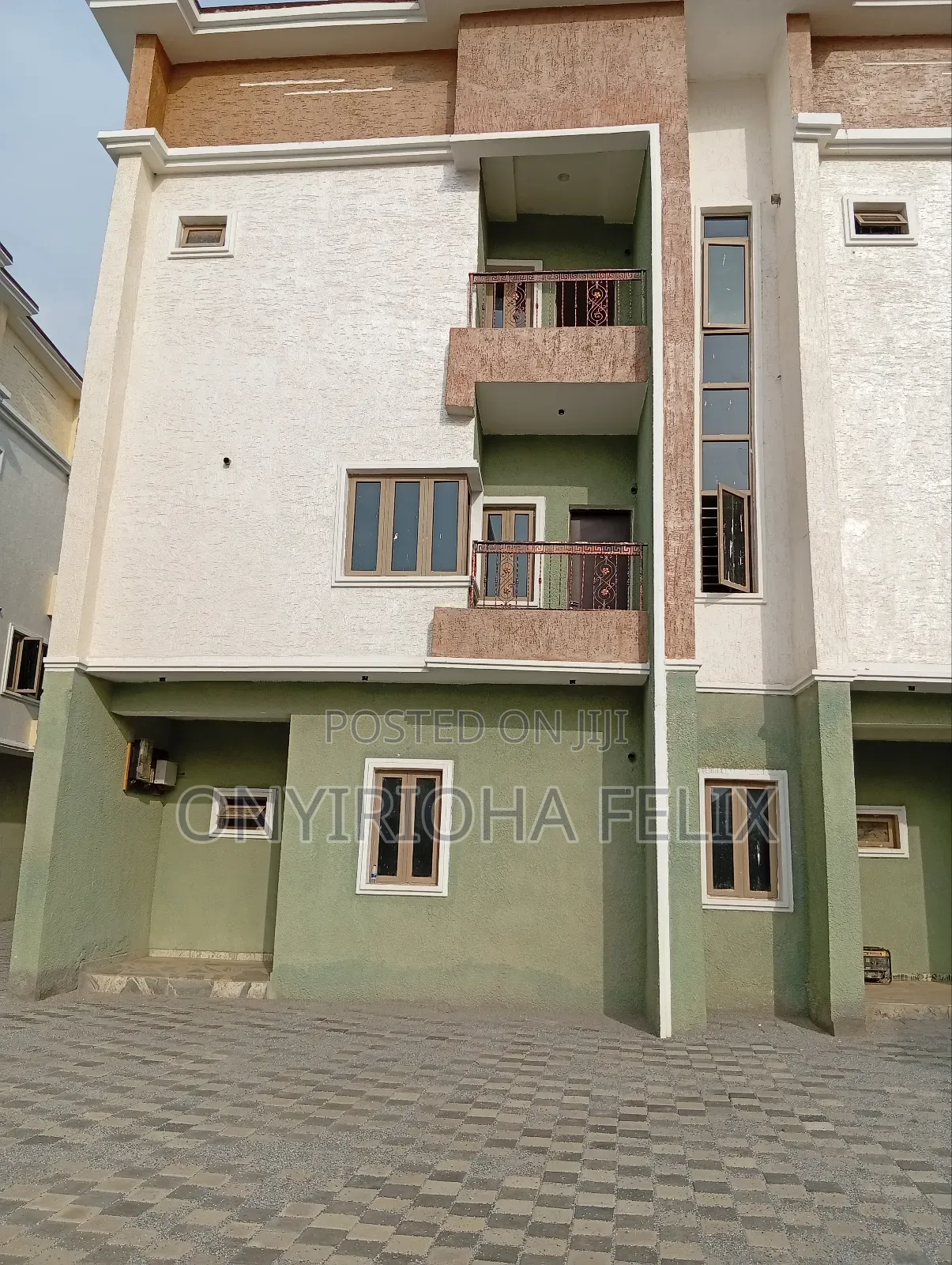 4bdrm Townhouse / Terrace in Gwarinpa Main, Life Camp for rent