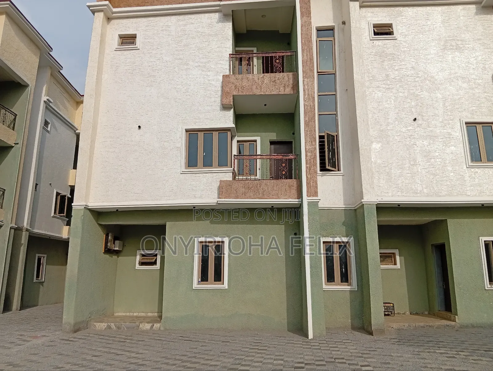 4bdrm Townhouse / Terrace in Gwarinpa Main, Life Camp for rent