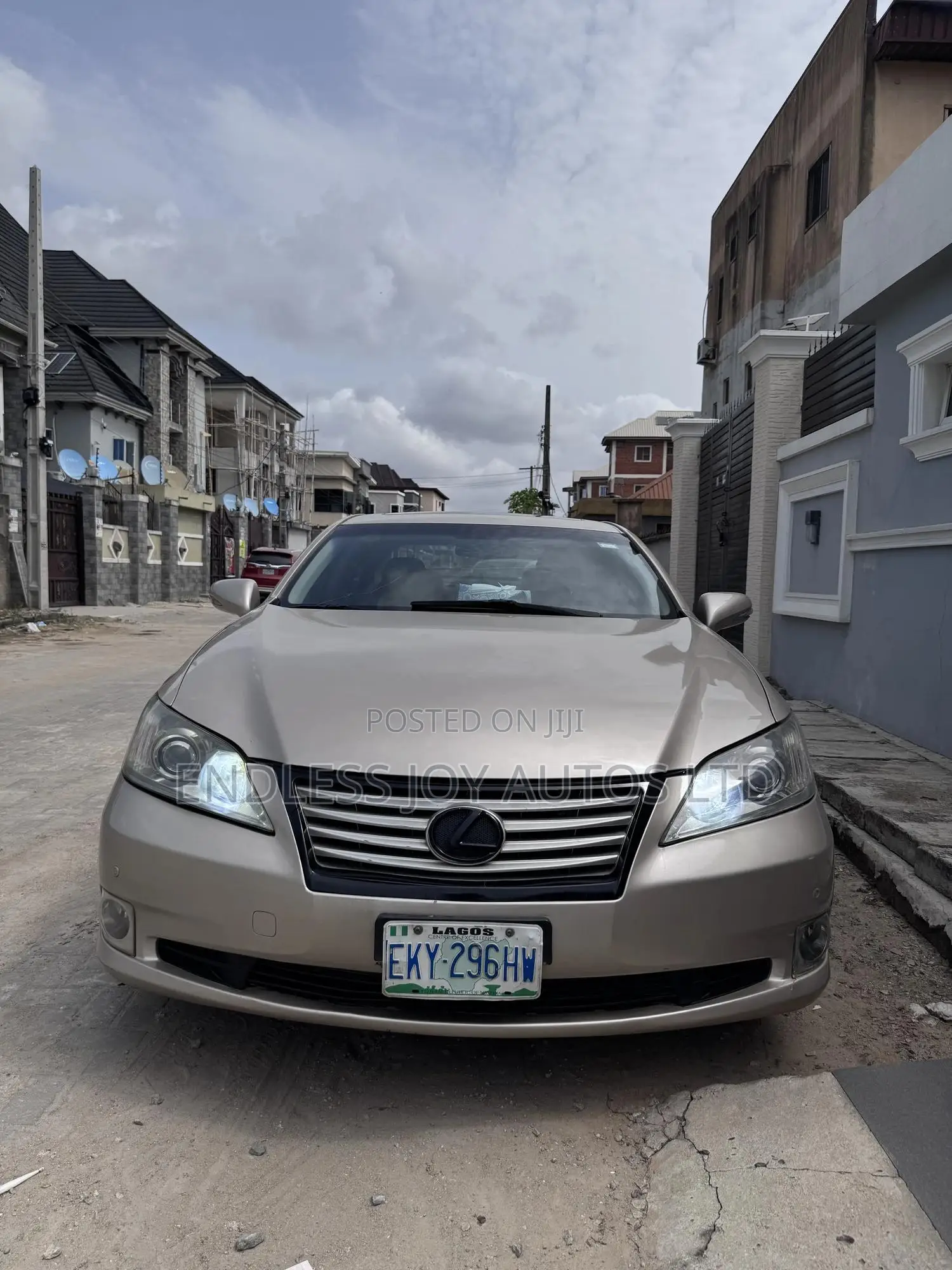 Lexus ES 350 2011 Gold