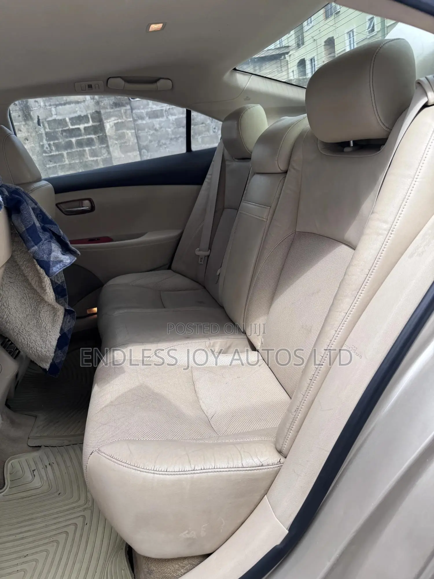 Lexus ES 350 2011 Gold