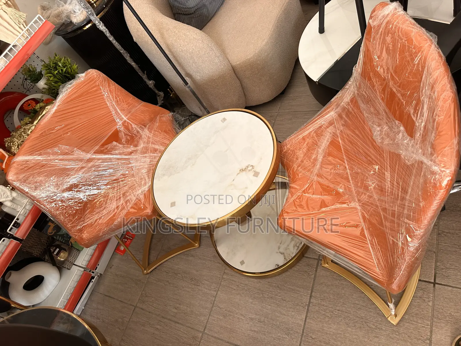 U and I Sit and Table