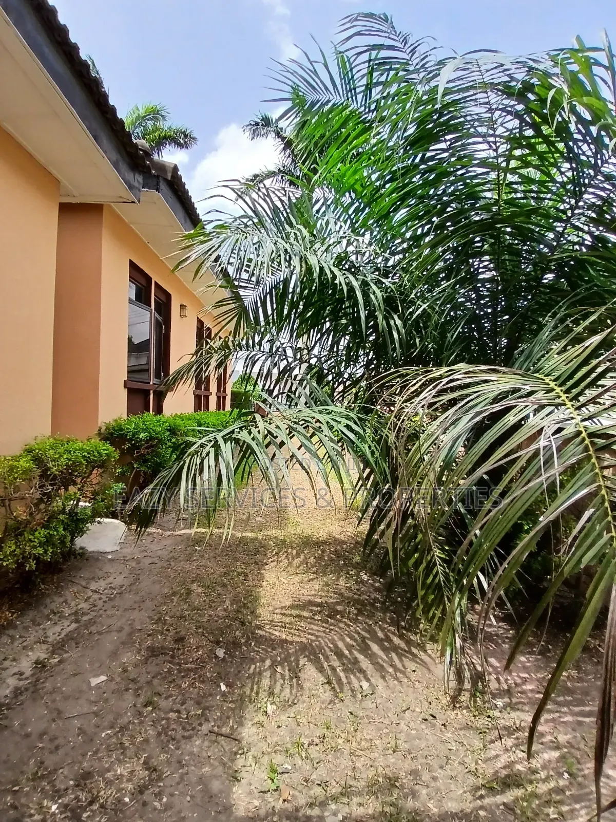 Studio Apartment in Cooperative Villa, Badore for rent