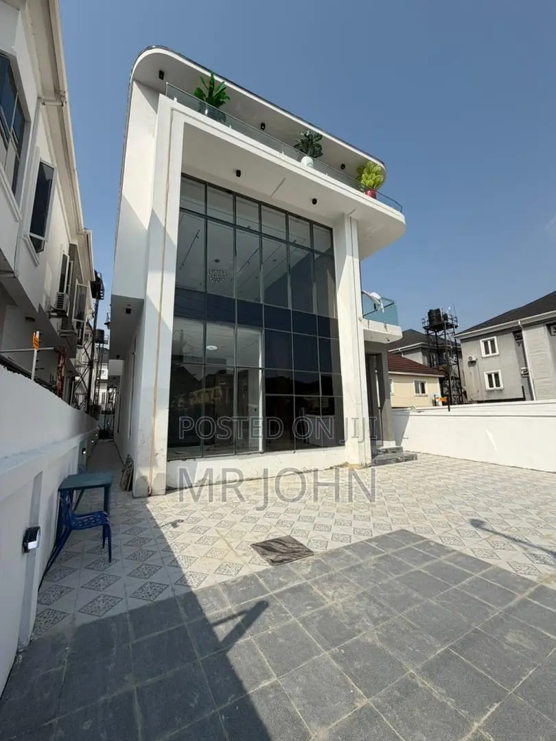 5bdrm House in De Man Pr, Lekki for sale