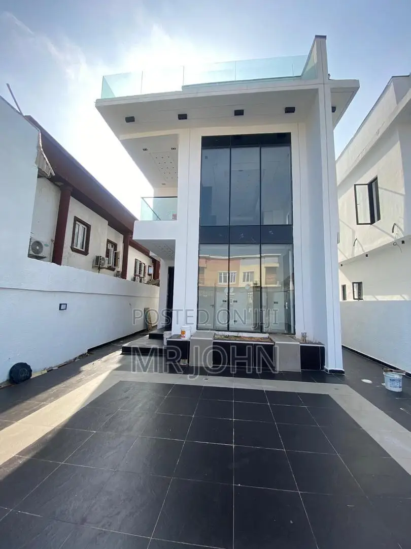 5bdrm House in De Man Pr, Lekki for sale
