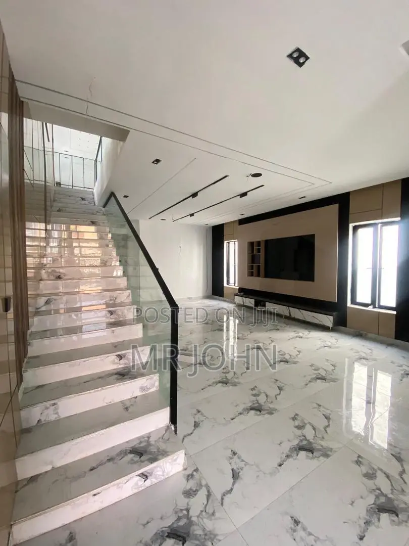 5bdrm House in De Man Pr, Lekki for sale