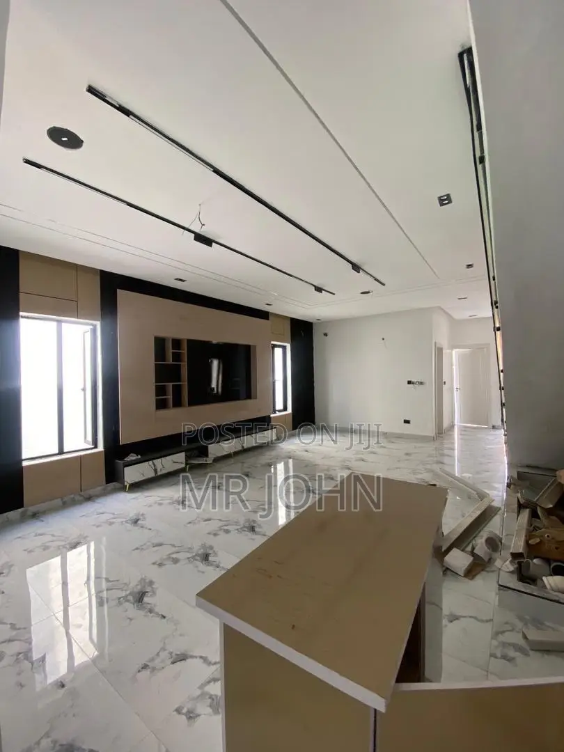 5bdrm House in De Man Pr, Lekki for sale