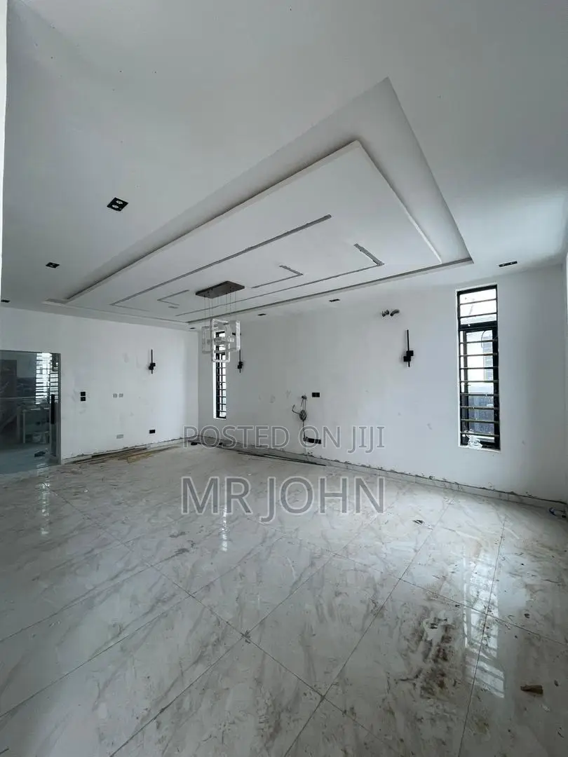 5bdrm House in De Man Pr, Lekki for sale