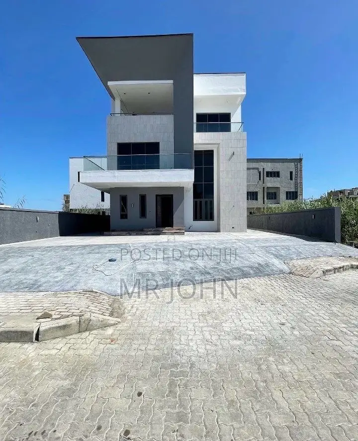 5bdrm House in De Man Pr, Lekki for sale