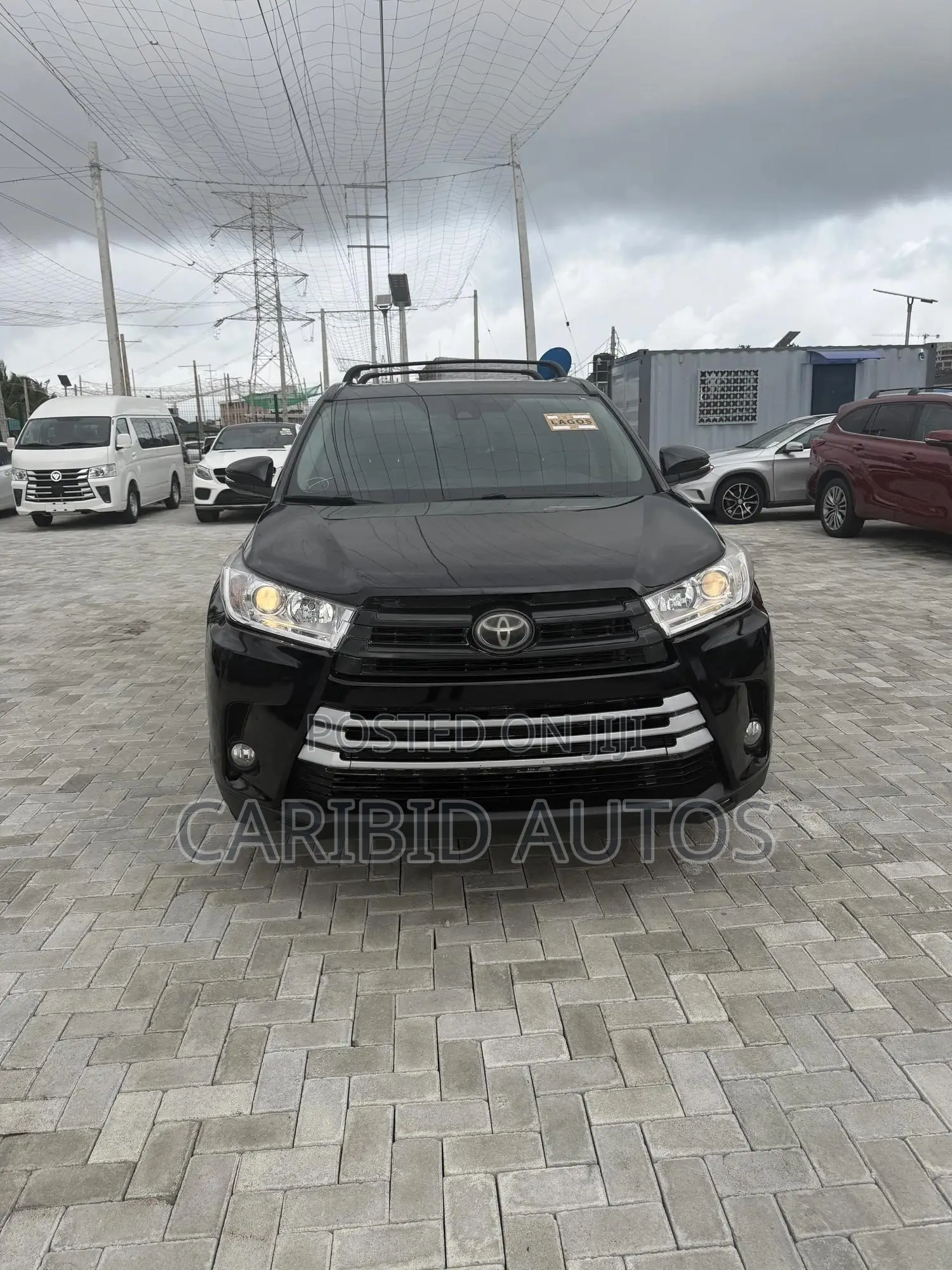 Toyota Highlander SE 4x2 V6 (3.5L 6cyl 8A) 2018 Black