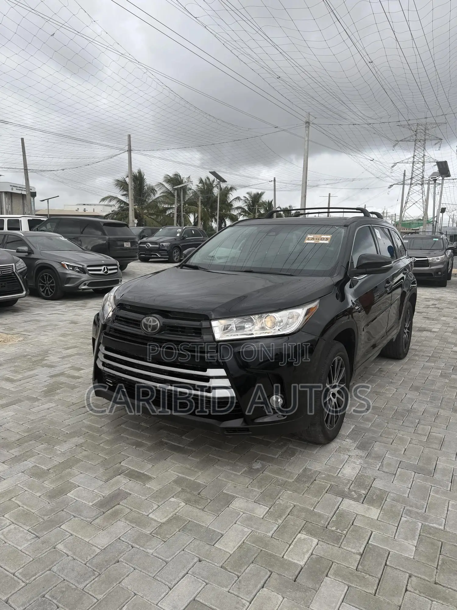 Toyota Highlander SE 4x2 V6 (3.5L 6cyl 8A) 2018 Black
