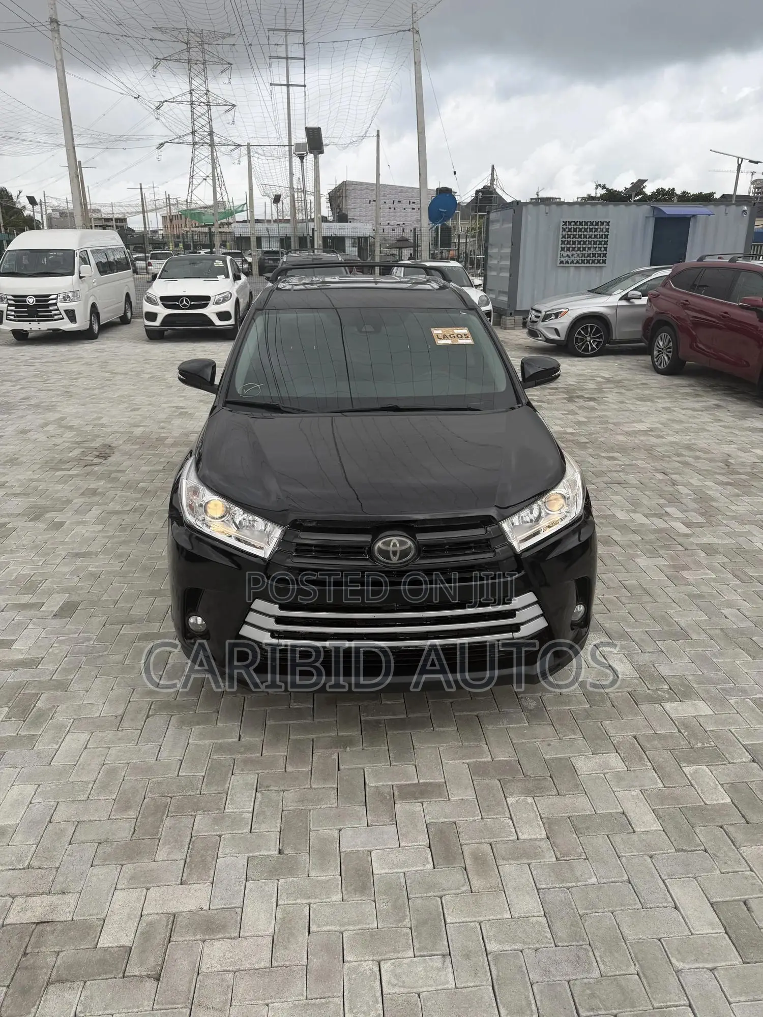 Toyota Highlander SE 4x2 V6 (3.5L 6cyl 8A) 2018 Black