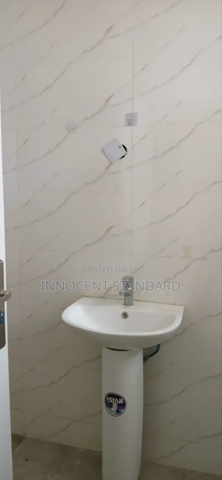 2bdrm Apartment in Custom Estate, Kubwa for rent