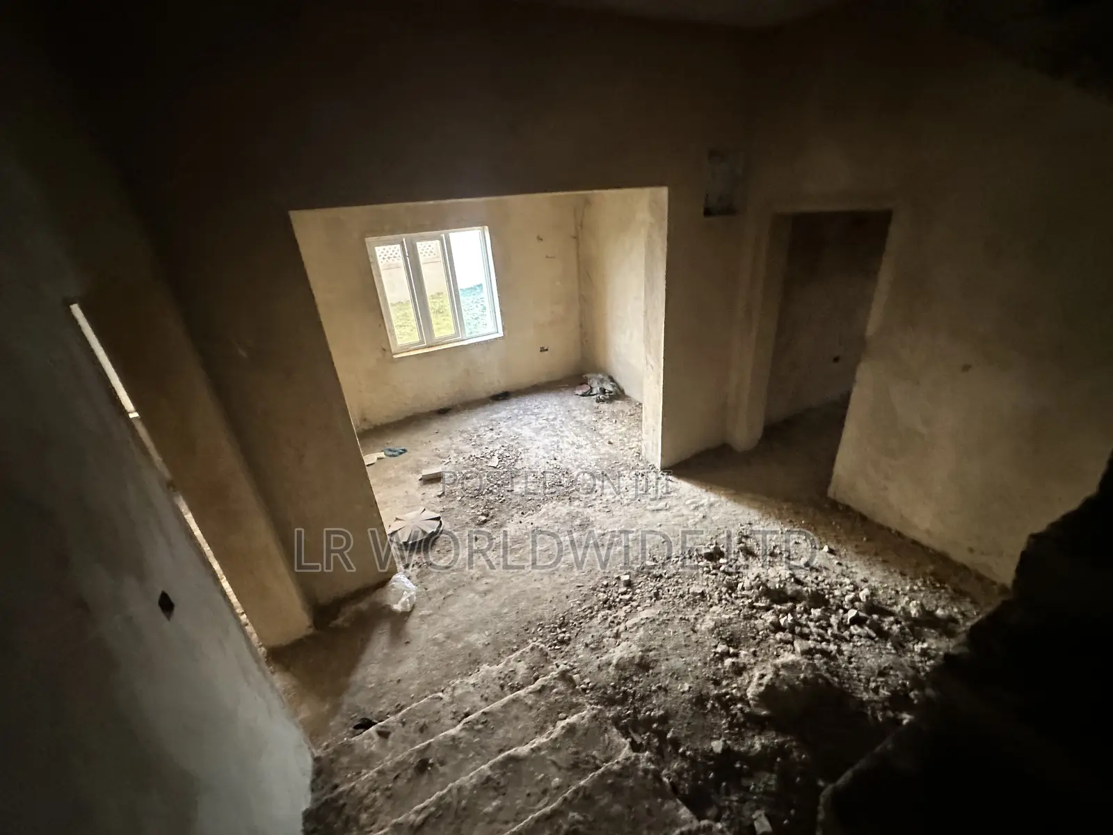 5bdrm Townhouse/Terrace in Jahi for sale
