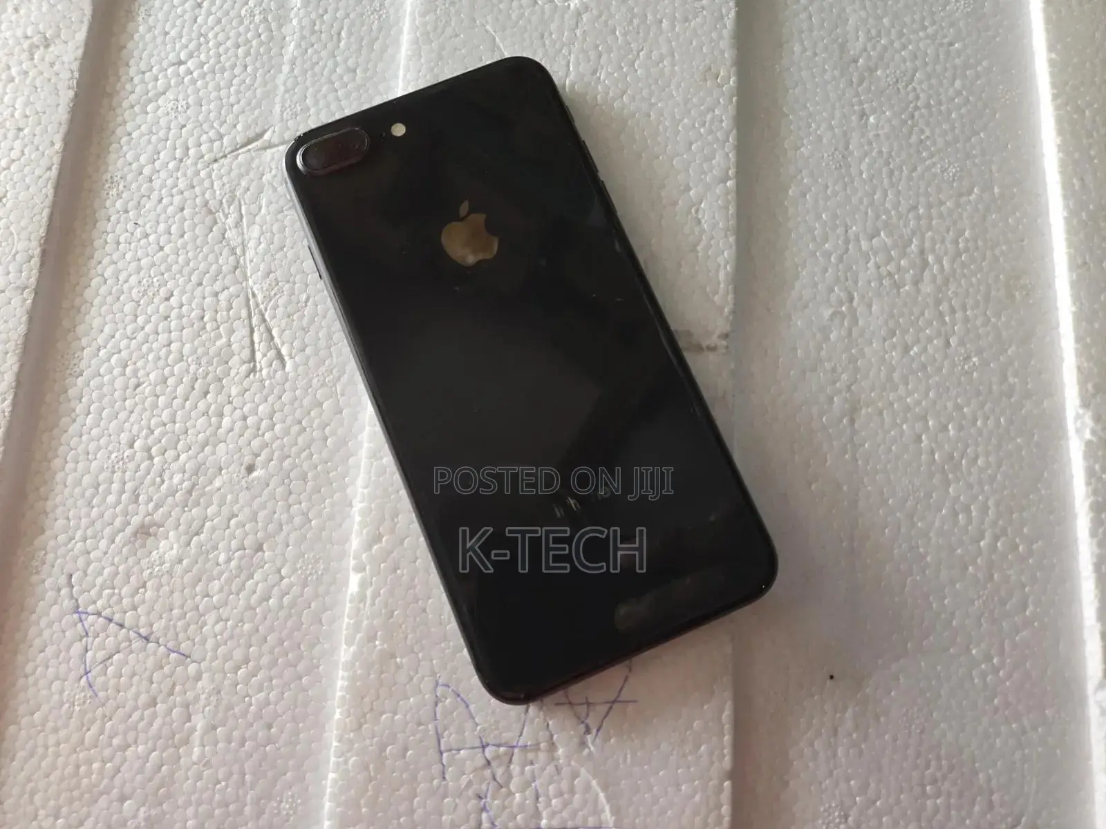 Apple iPhone 8 Plus 64 GB Black
