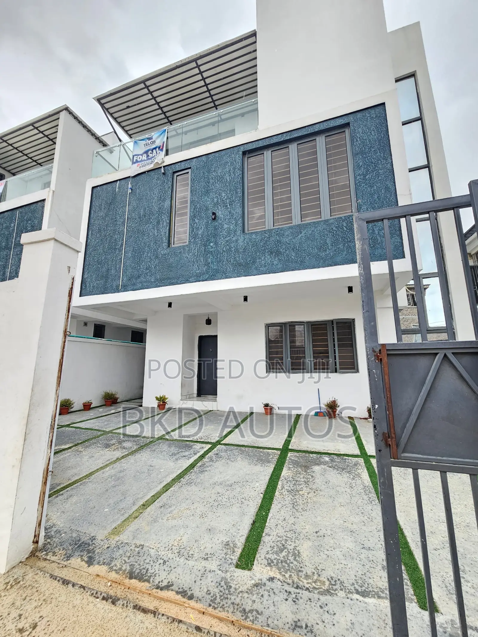 4bdrm Duplex in Ologolo for sale