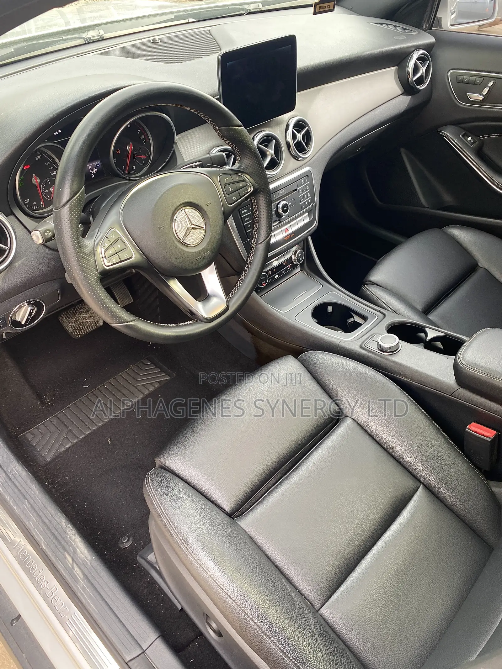 Mercedes-Benz GLA 250 2017 Silver
